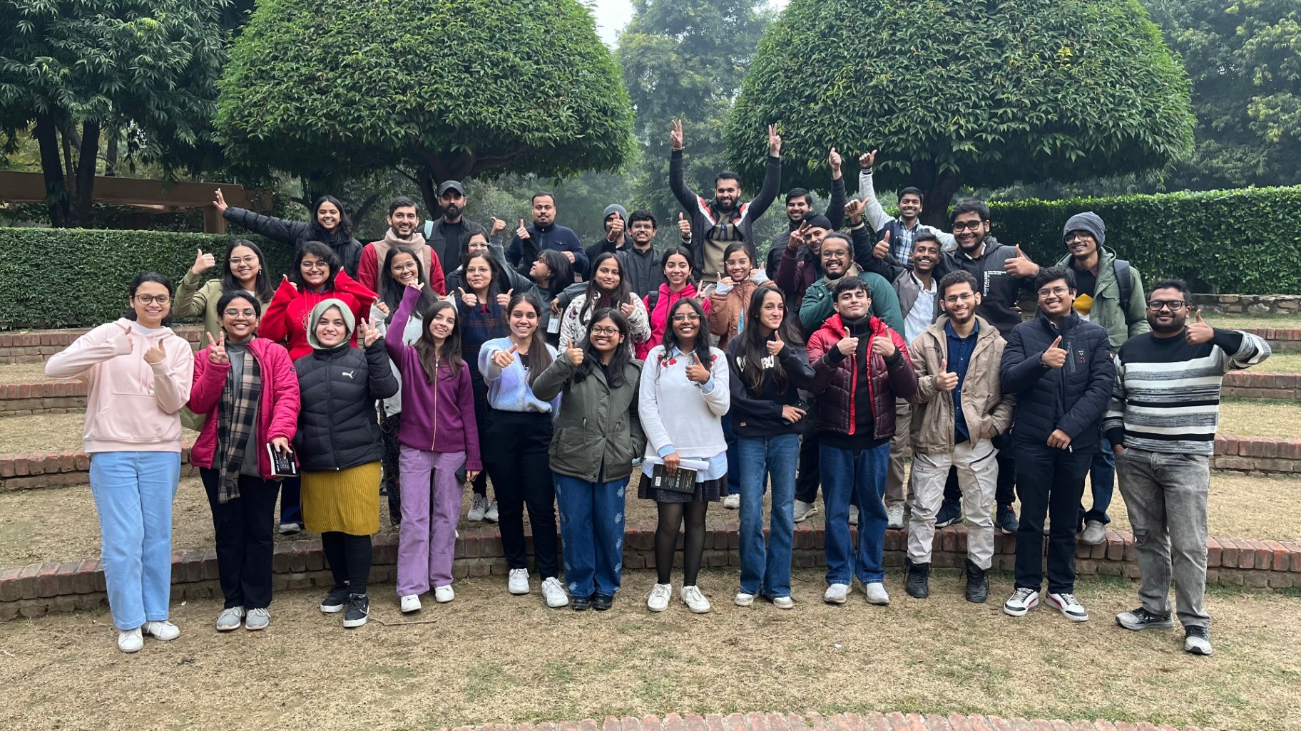 Large OLP Club community meetup group photo outdoors